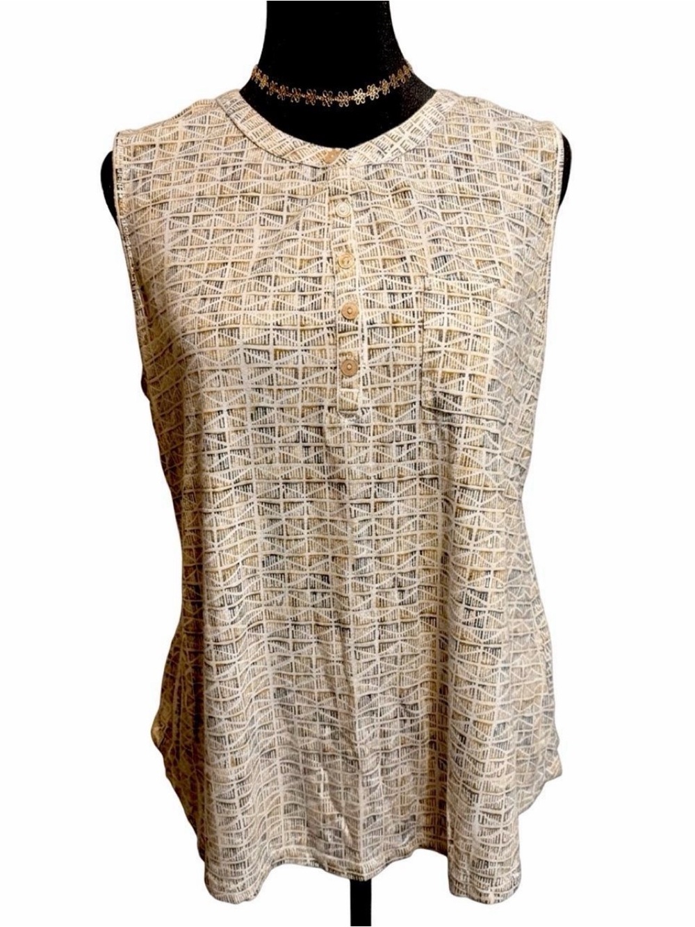 Liz Claiborne Cream Geometric Henley Tank Top